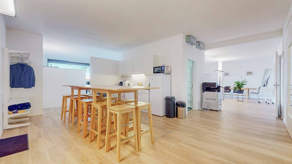 175m² shop, photo 5 of 10