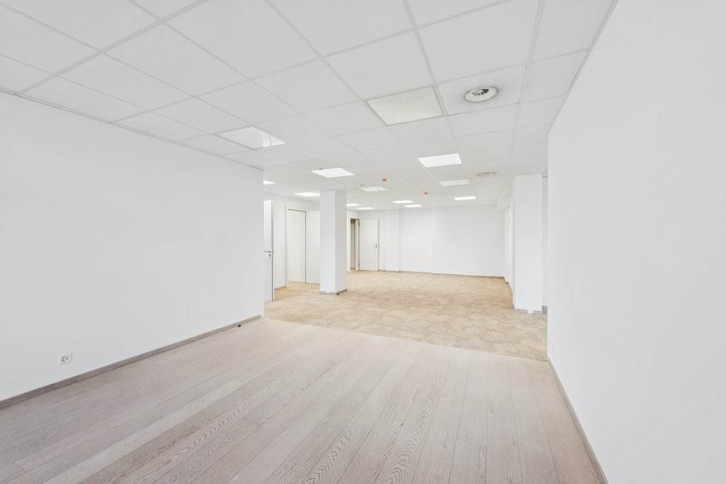 146m² office