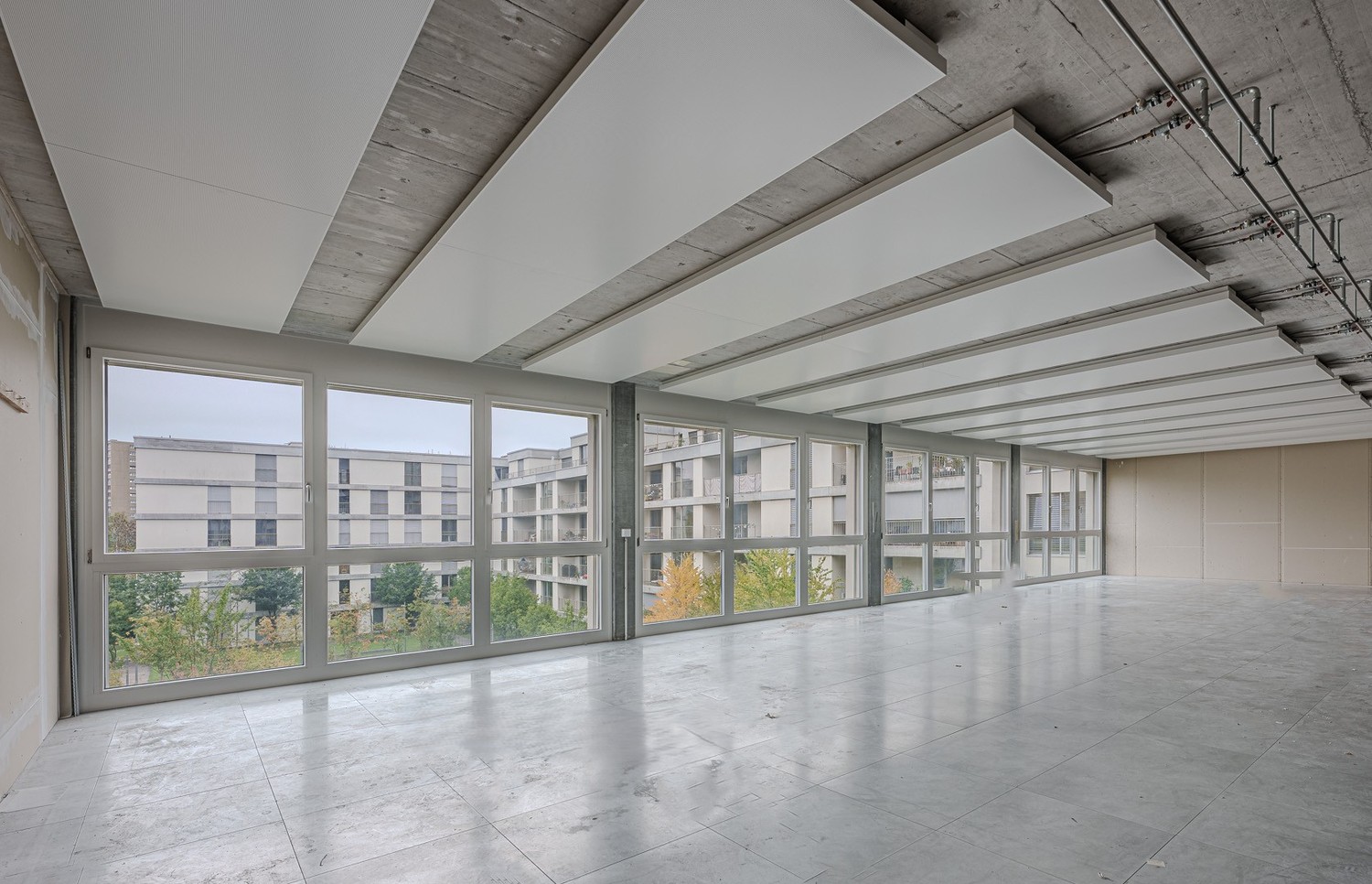 222m² office, photo 1 of 8