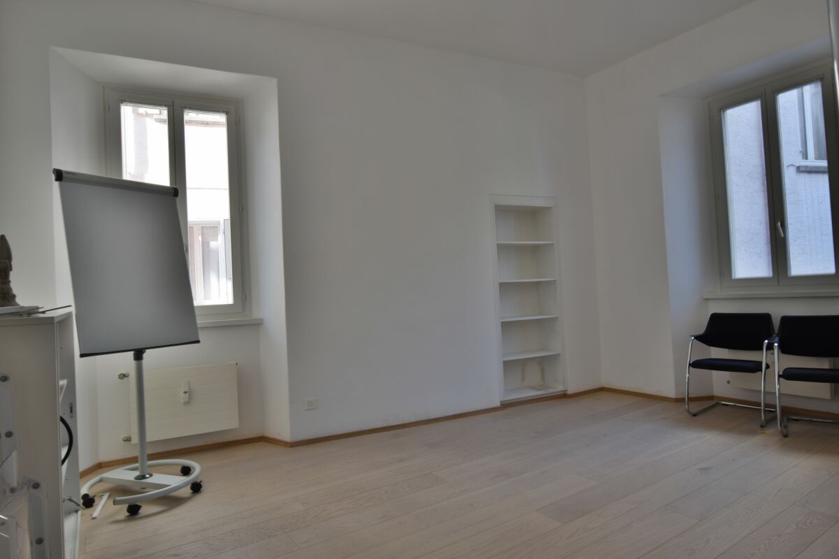 Office, photo 3 of 6