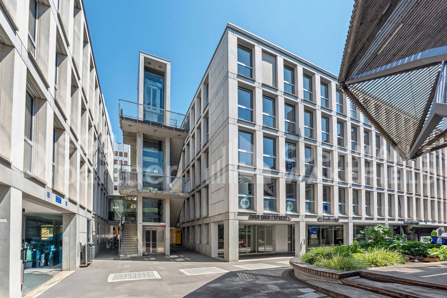 773m² commercial, photo 2 of 10