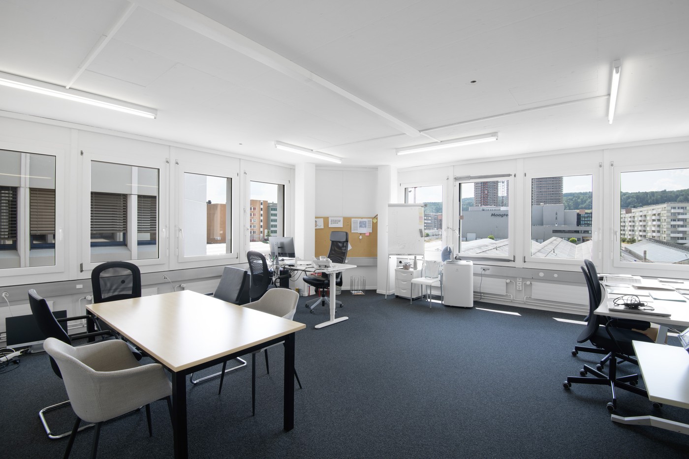 332m² office, photo 3 of 6