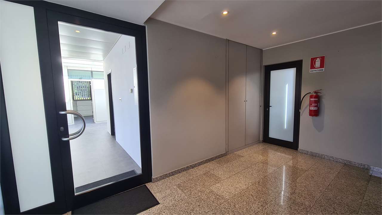 Office, photo 5 of 10