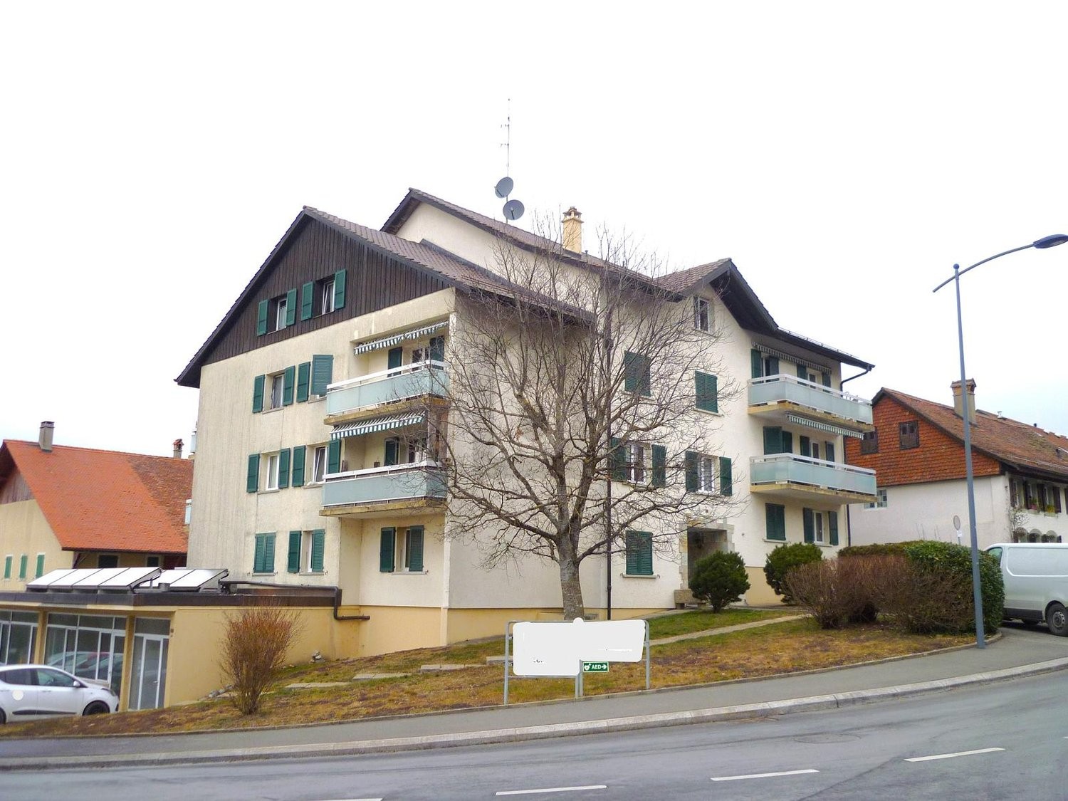 Multi family house, photo 1 of 4