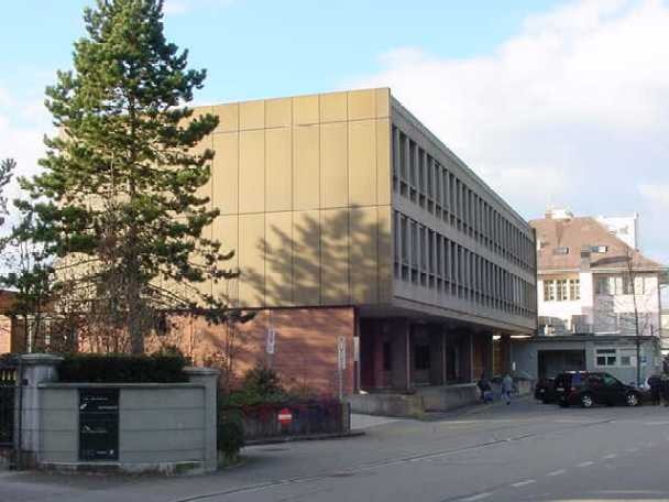 Commercial, foto 1 di 3