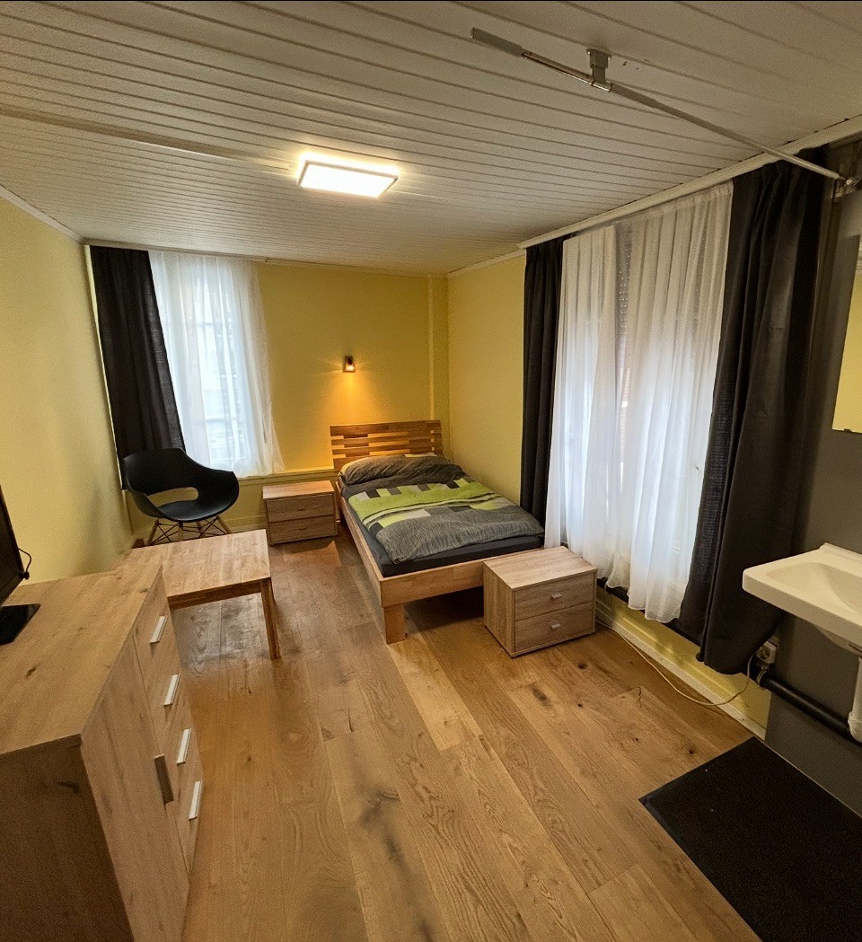1 room single room