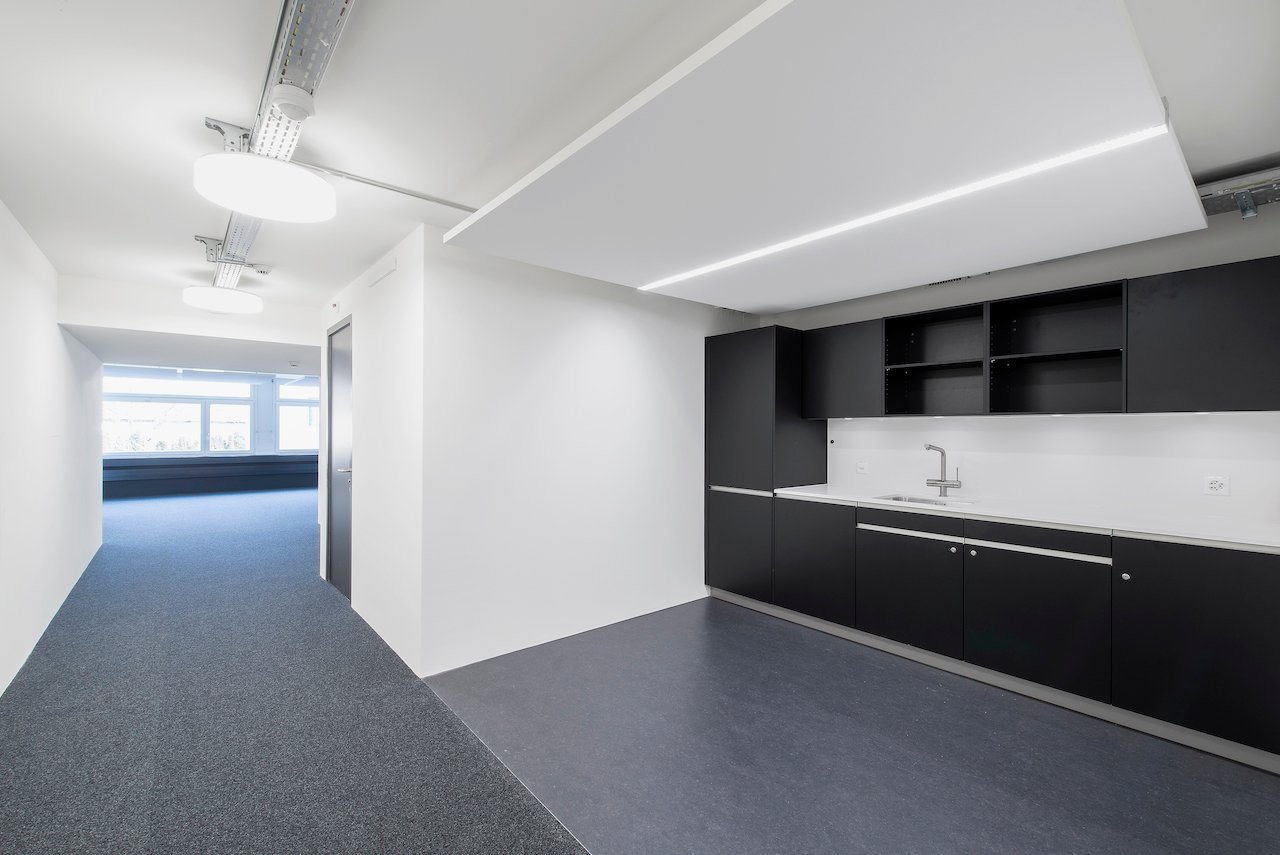 832m² office, photo 3 of 4