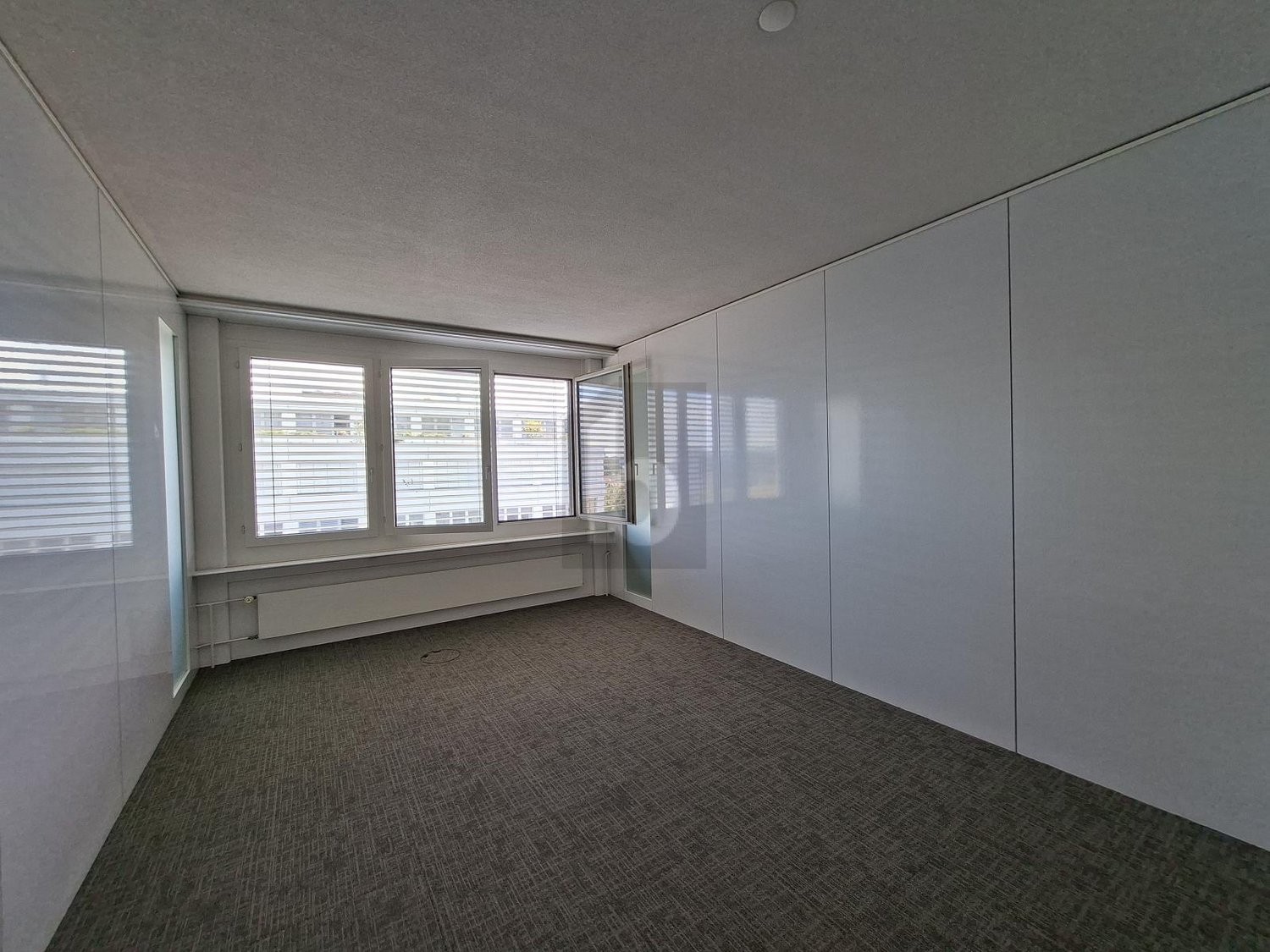53m² office