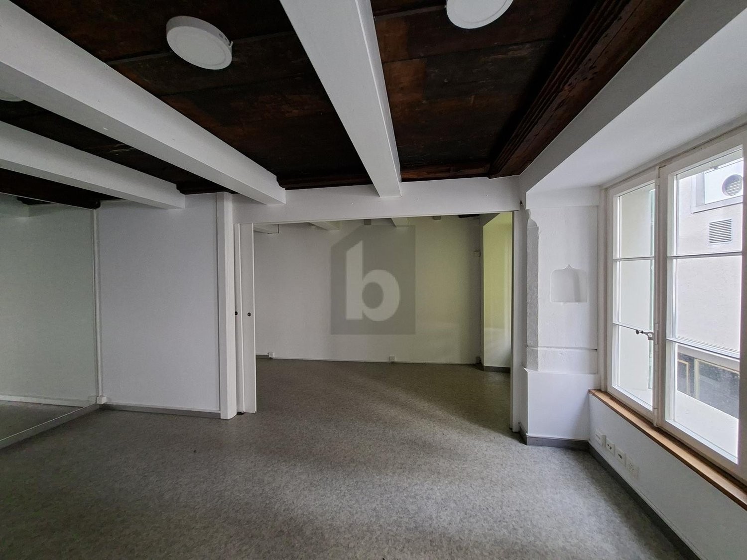 35m² office, photo 1 of 4