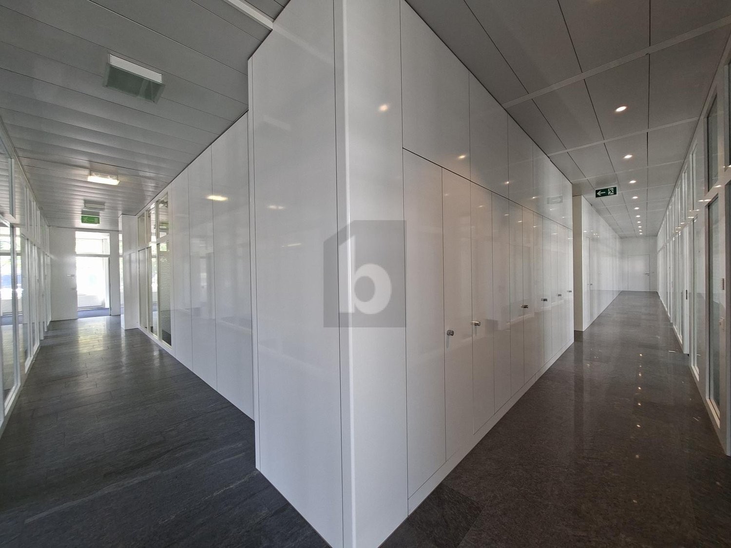 477m² office, photo 4 of 4