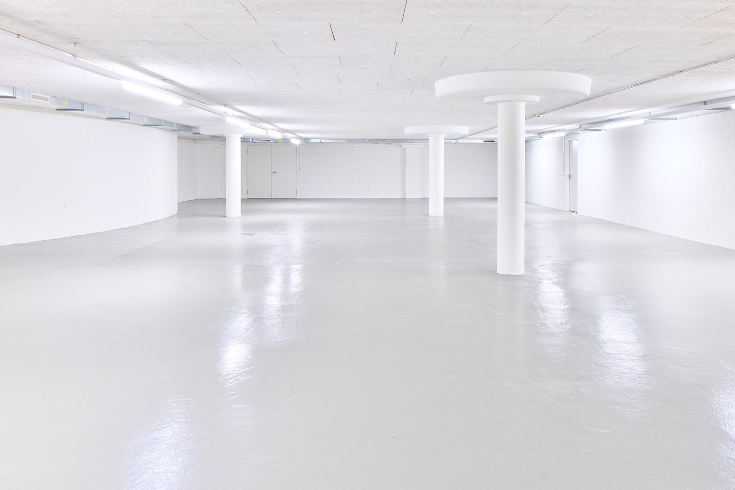 404m² storage room, photo 3 of 6