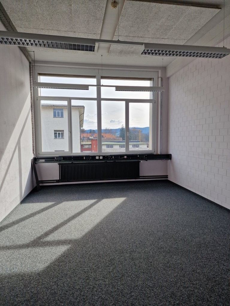 124m² office

An office directly by the water and the Bally-Park? That is no problem here. We have a sensational office area from 124m2 to 400m2 on offer and thus something for every one of your wishes.

Few steps to the train station
Few steps to the water
Few steps into the Bally Park
Bright, open, photo 5 of 10
