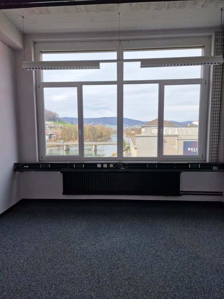 124m² office

An office directly by the water and the Bally-Park? That is no problem here. We have a sensational office area from 124m2 to 400m2 on offer and thus something for every one of your wishes.

Few steps to the train station
Few steps to the water
Few steps into the Bally Park
Bright, open, photo 7 of 10