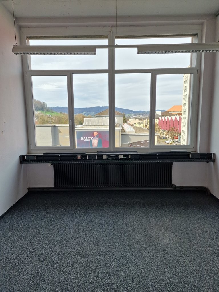 124m² office

An office directly by the water and the Bally-Park? That is no problem here. We have a sensational office area from 124m2 to 400m2 on offer and thus something for every one of your wishes.

Few steps to the train station
Few steps to the water
Few steps into the Bally Park
Bright, open, photo 10 of 10