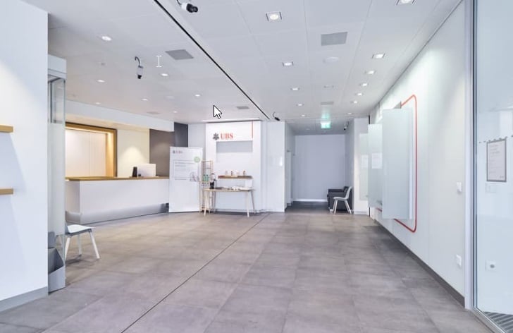 710m² office