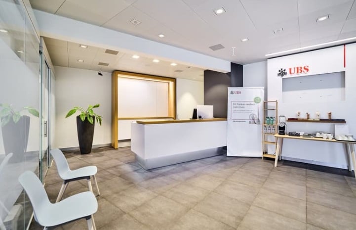 710m² office