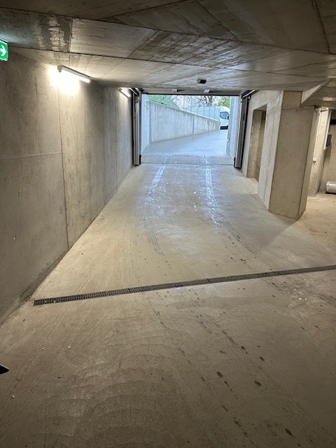 Underground slot, photo 4 of 5