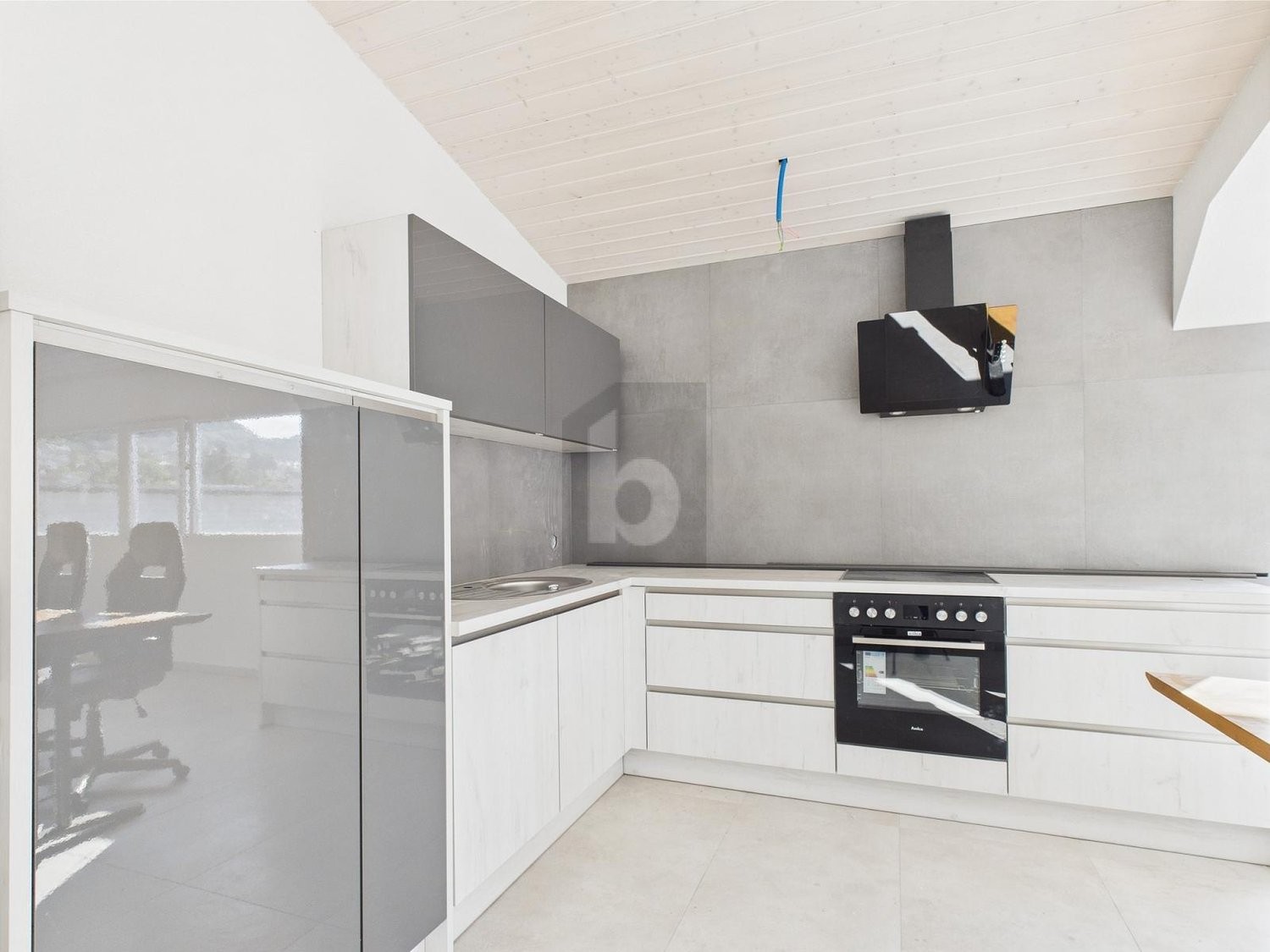 55m² office, photo 2 of 2