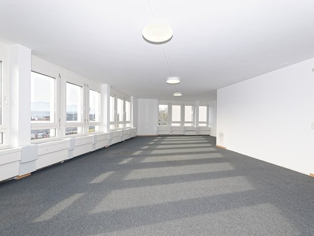 219m² Büro, Foto 3 von 6