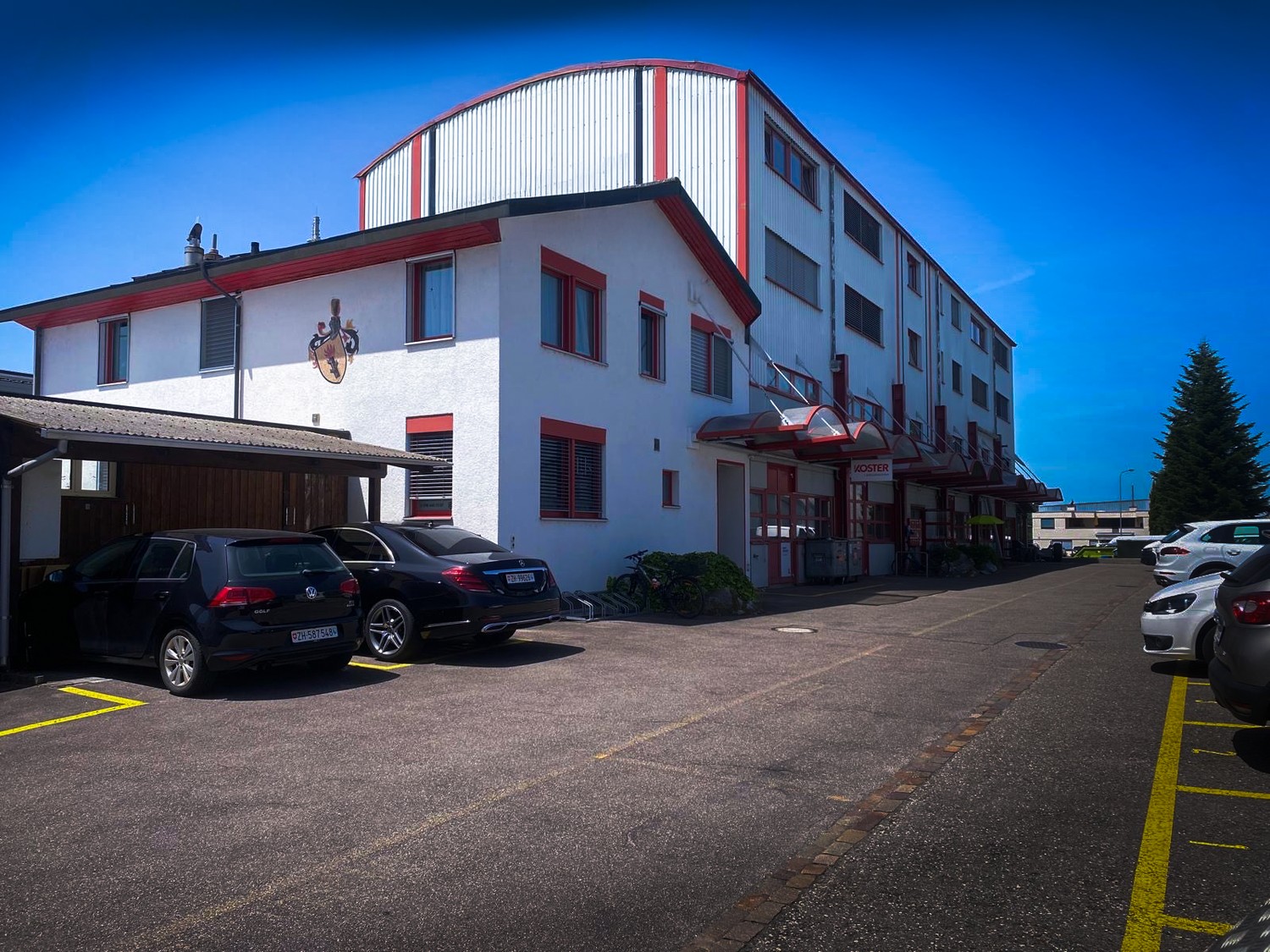 180m² commercial