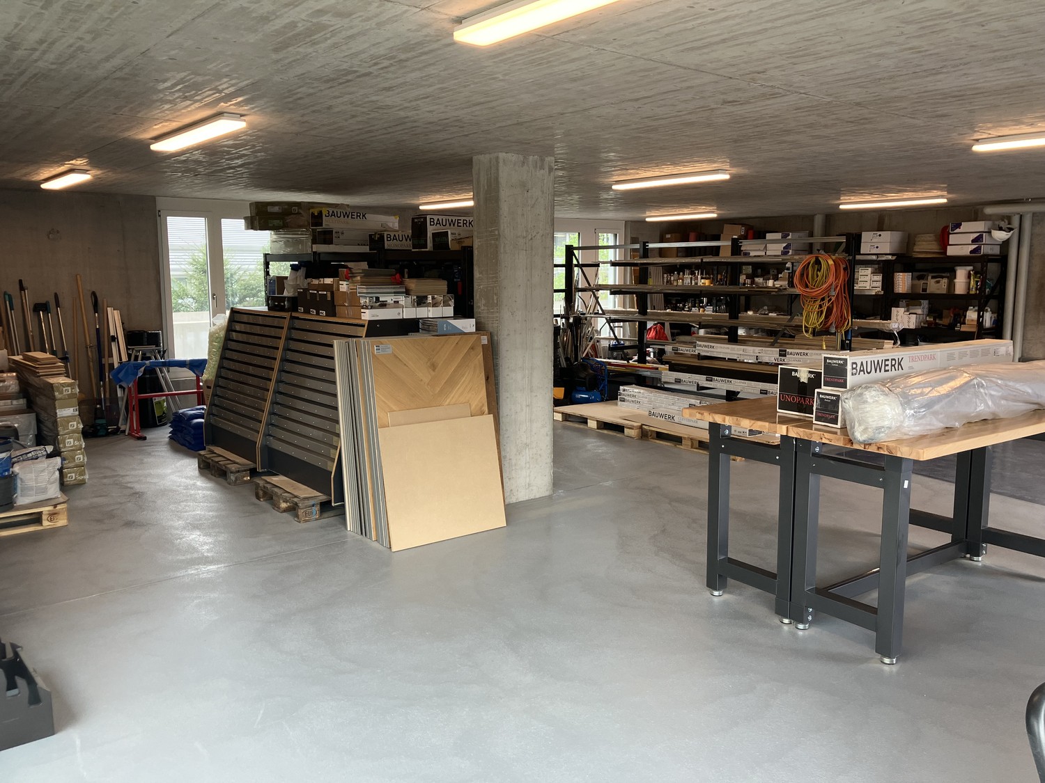 135m² commercial, photo 1 of 8