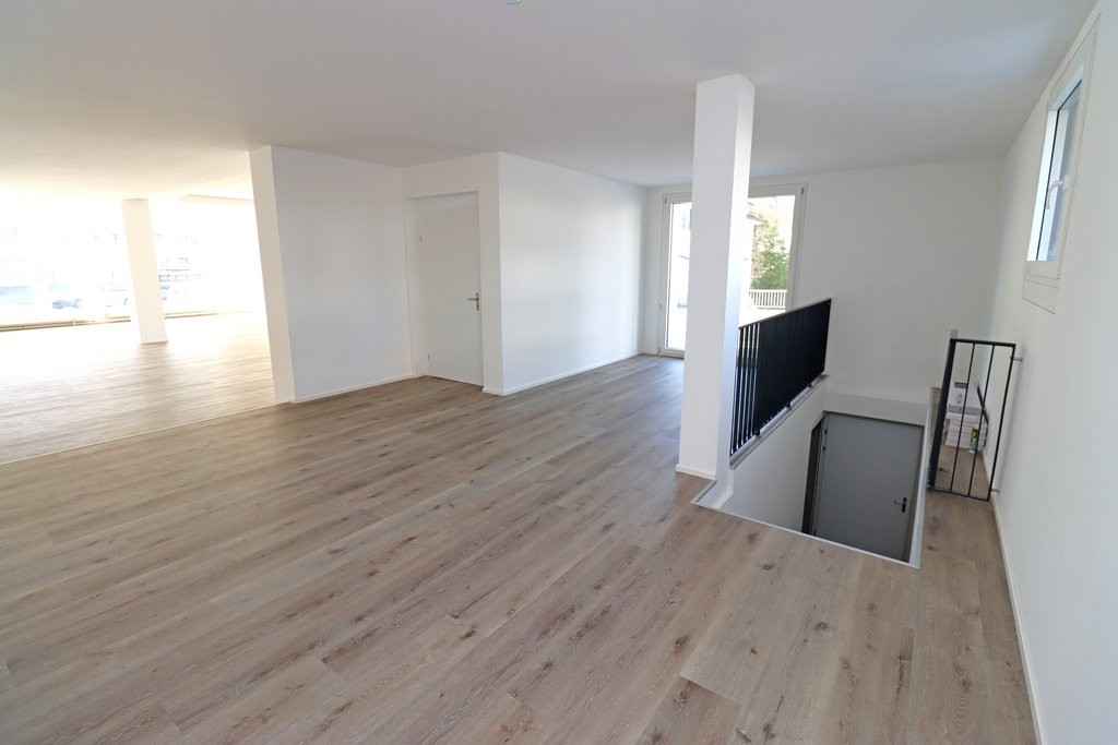 235m² commercial, photo 7 of 10