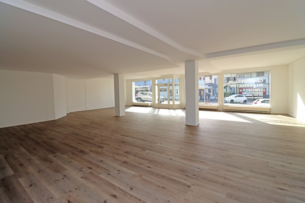 235m² commercial, photo 4 of 10