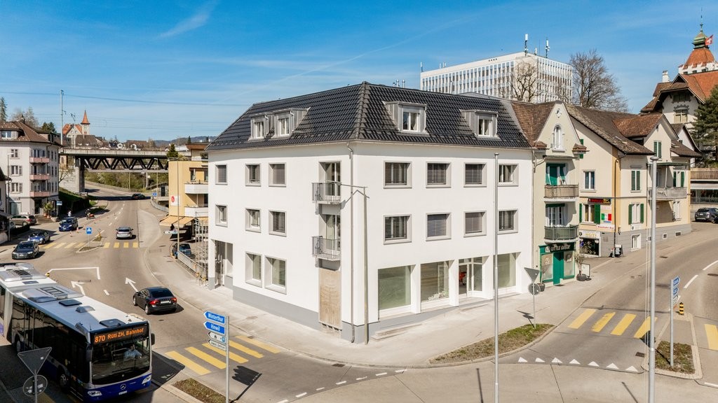 235m² commercial, photo 2 of 10