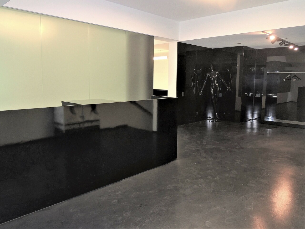 Office, photo 3 of 10