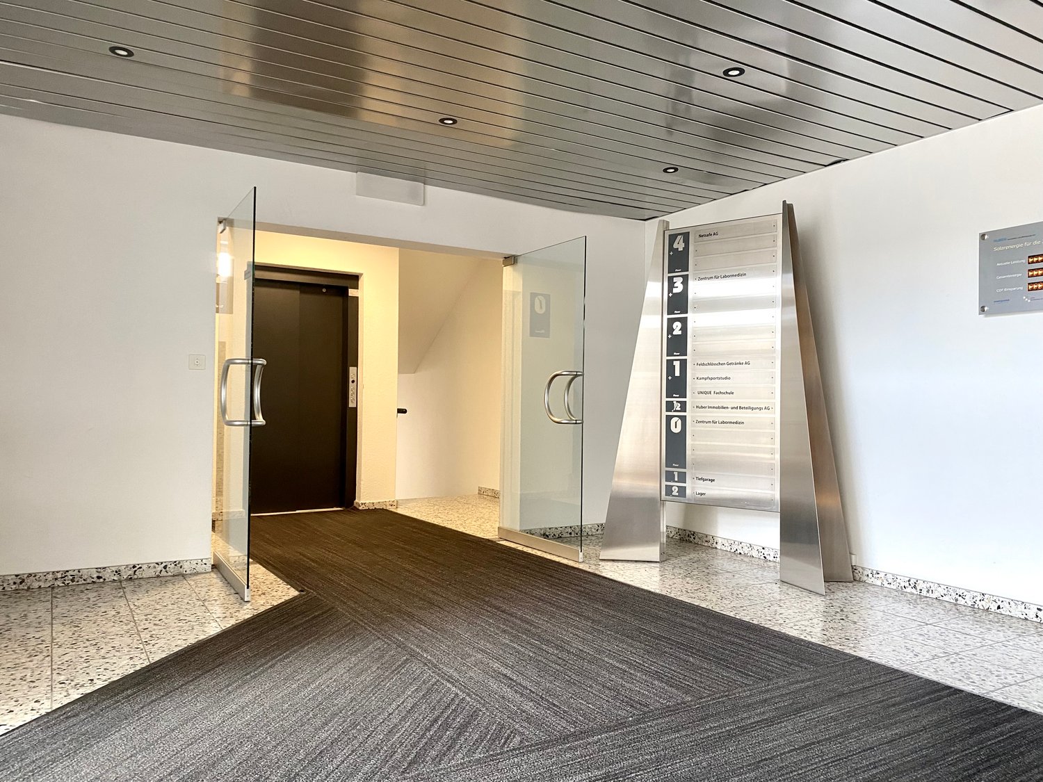 1532m² commercial