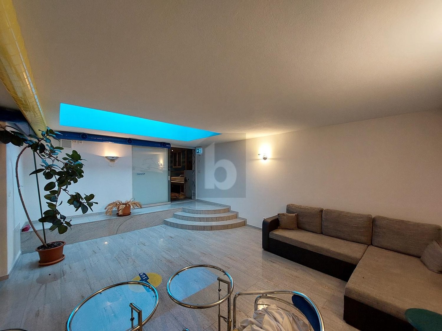393m² practice, photo 4 of 4
