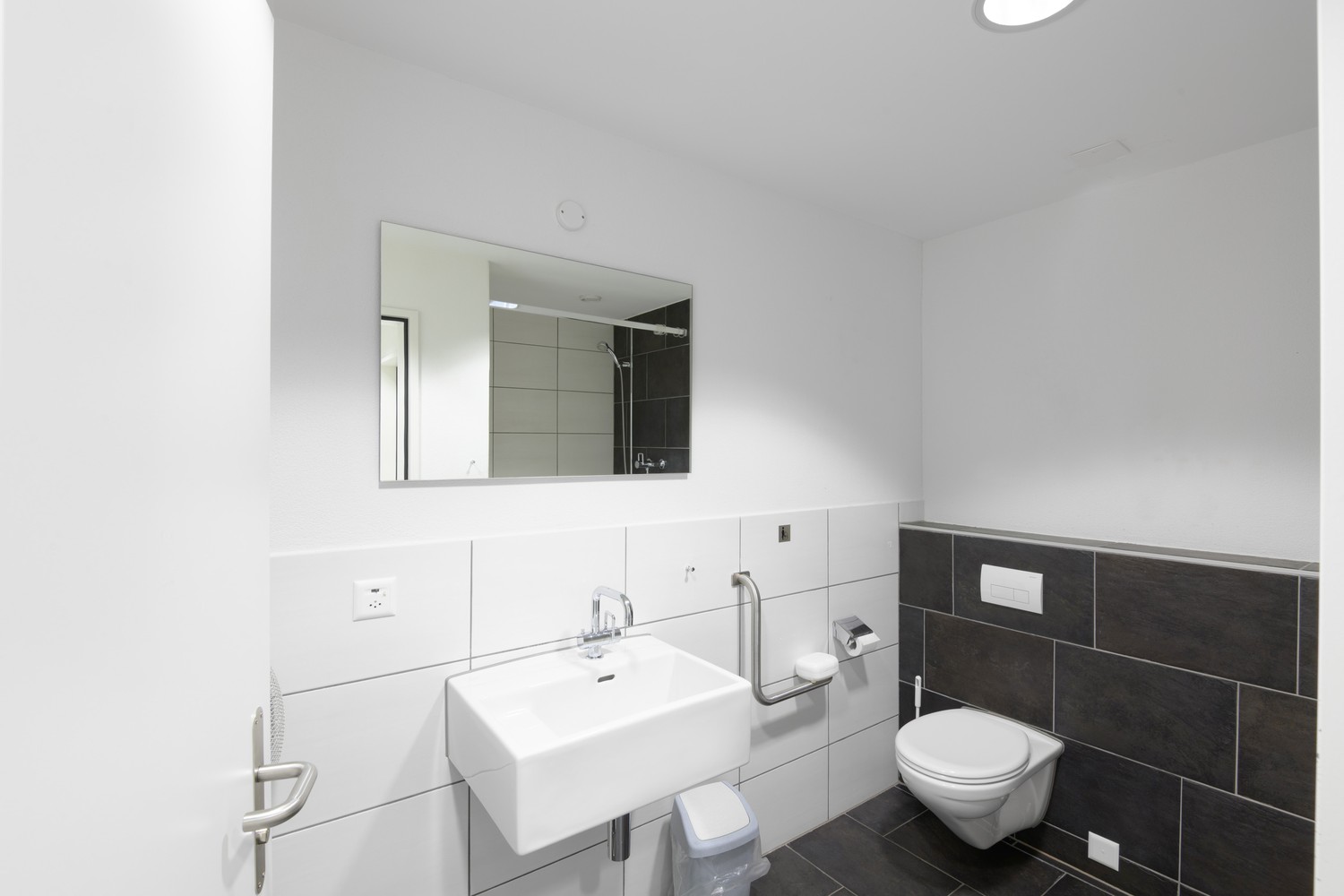698m² office, photo 9 of 9