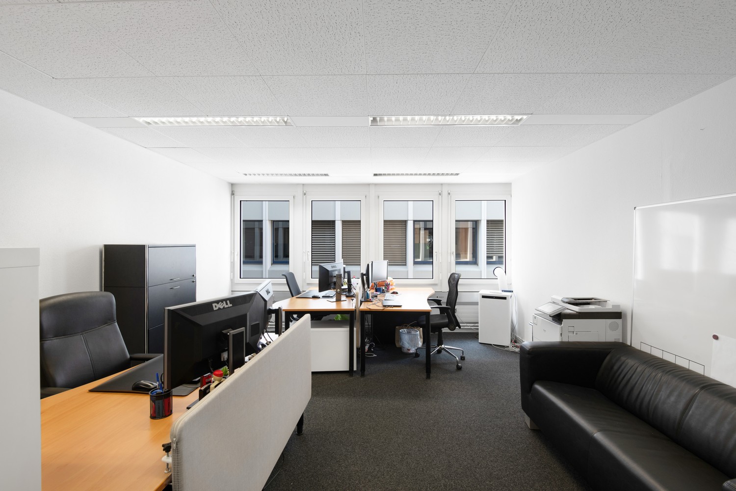 698m² office, photo 5 of 9