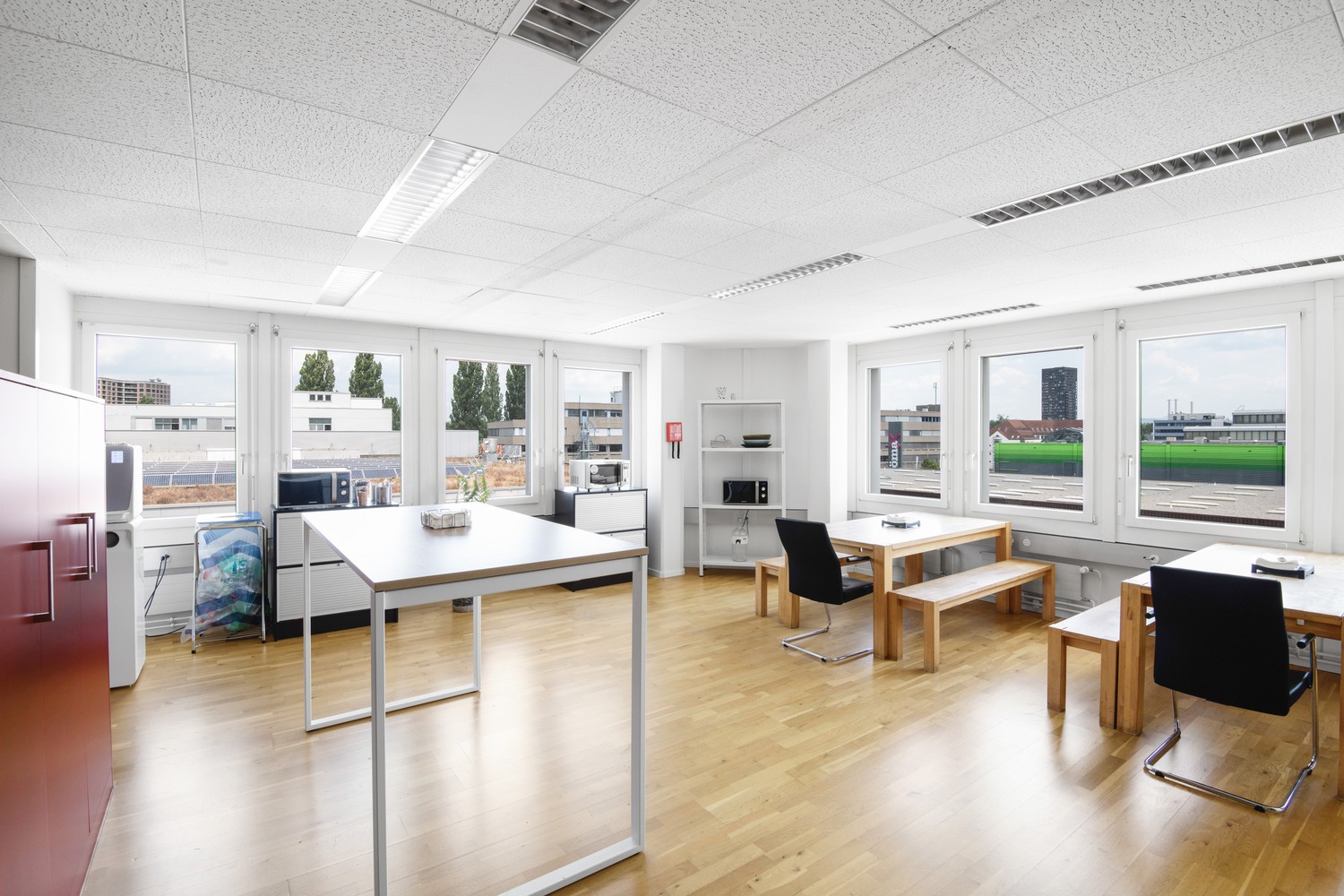 698m² office, photo 8 of 9