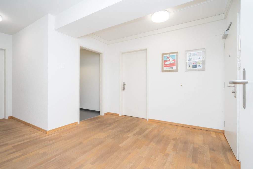 356m² office, photo 2 of 8