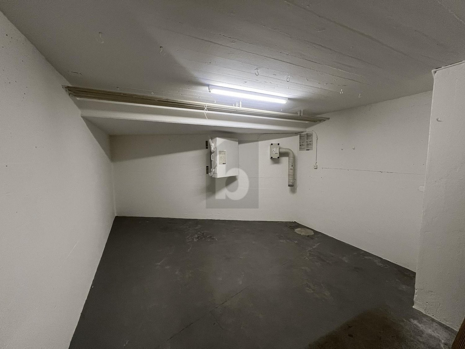 100m² shop, photo 4 of 4