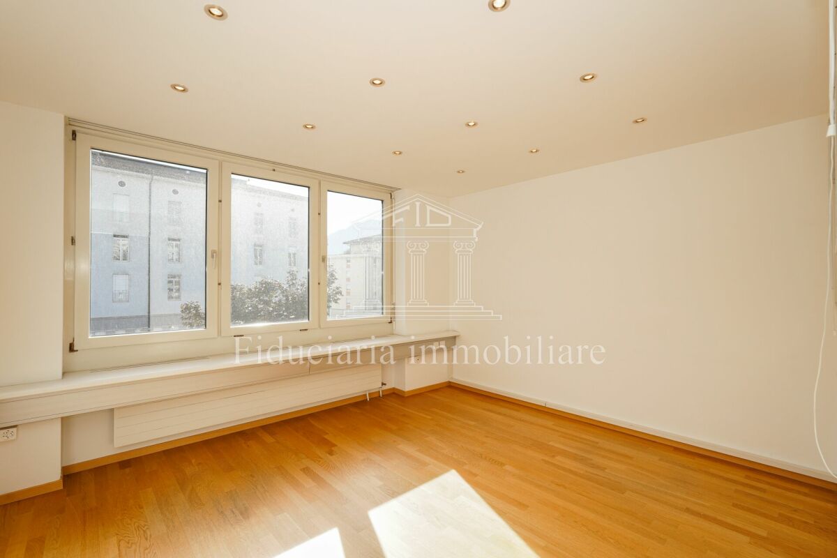 Office Office for rent in a central location in Locarno

For rent, starting immediately, a spacious office located in a central and sunny position in Via Castelrotto 15 in Locarno.

The office is located on the 2nd floor, it consists of large rooms as well as a WC service.

Contact us for more infor, photo 5 of 8