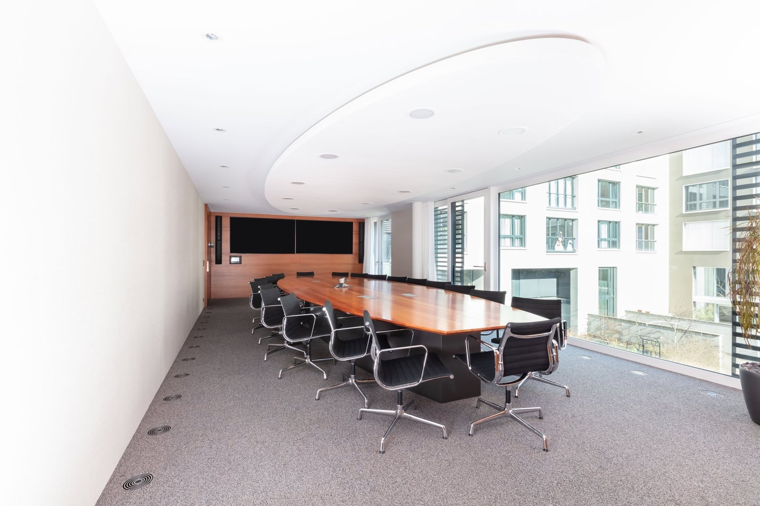 110m² office