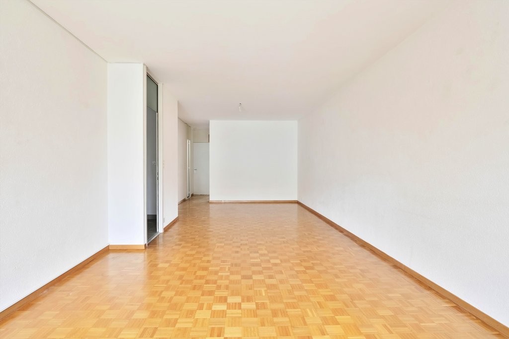 5 rooms apartment