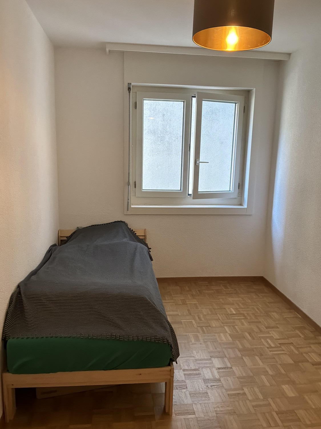 Chambre dans un appartement partagé