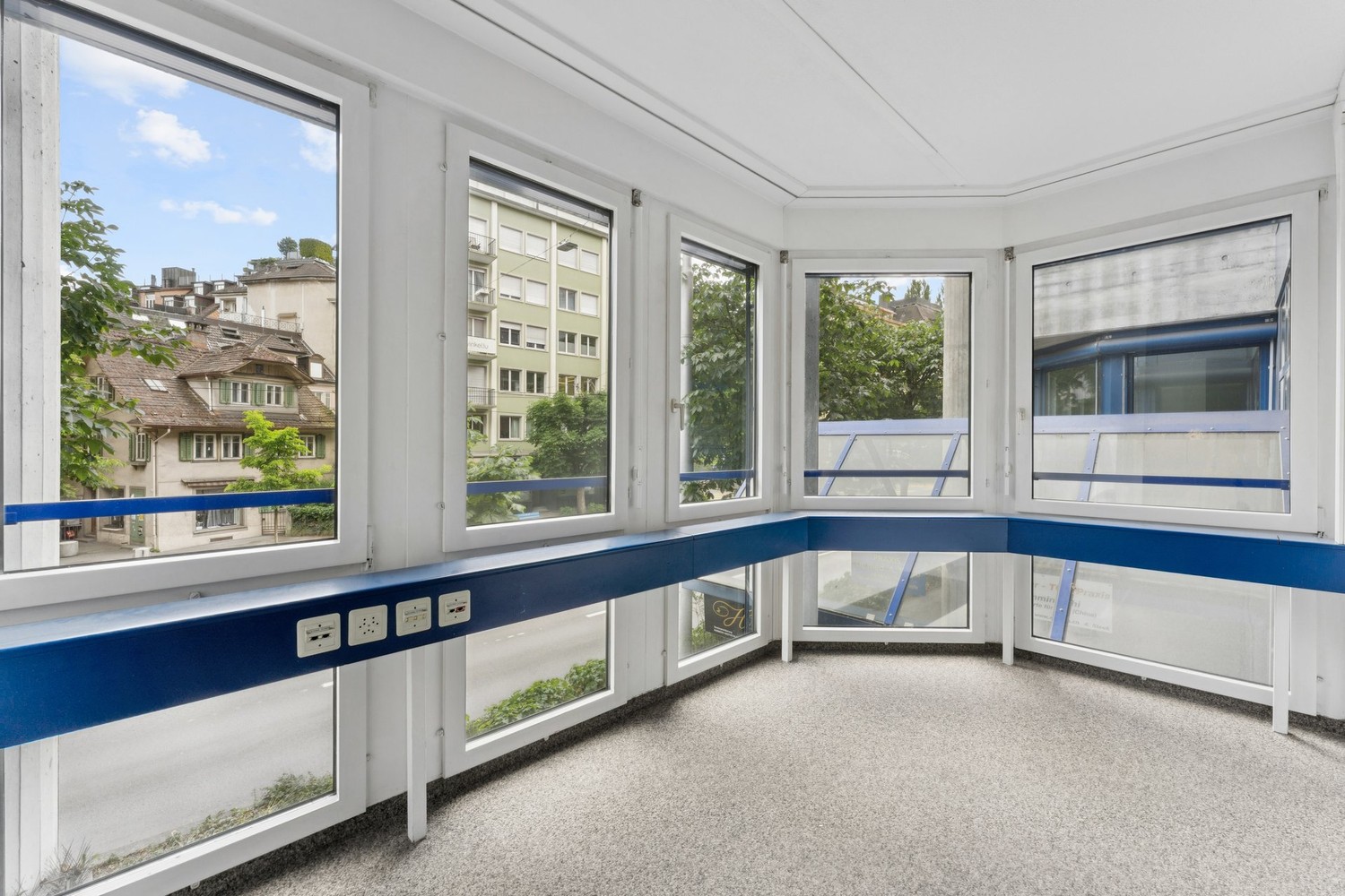 1025m² office, photo 9 of 10