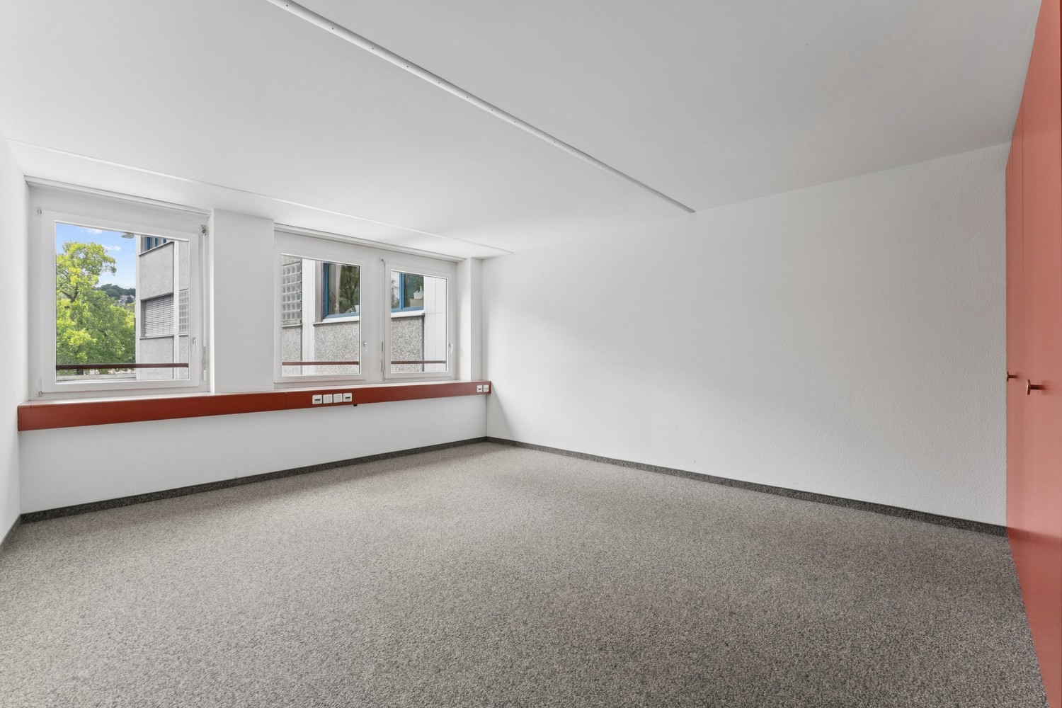 1025m² office, photo 5 of 10