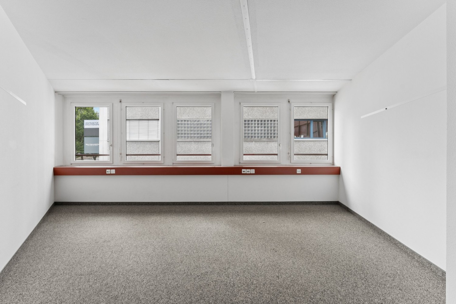 1025m² office, photo 4 of 10