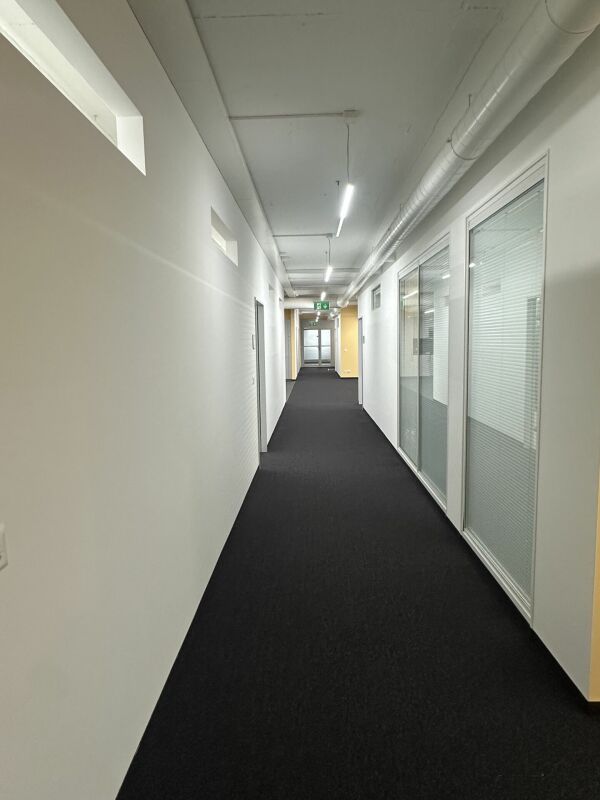 670m² commercial

Office/commercial spaces near Bahnhof Altstetten 

In a central location, we are renting out finished office/commercial areas of approx. 682 m2 (room partitioning possible) immediately or by arrangement. 

Die Hohlstrasse 534/536 is within immediate walking distance to Bahnhof Alts, photo 10 of 10