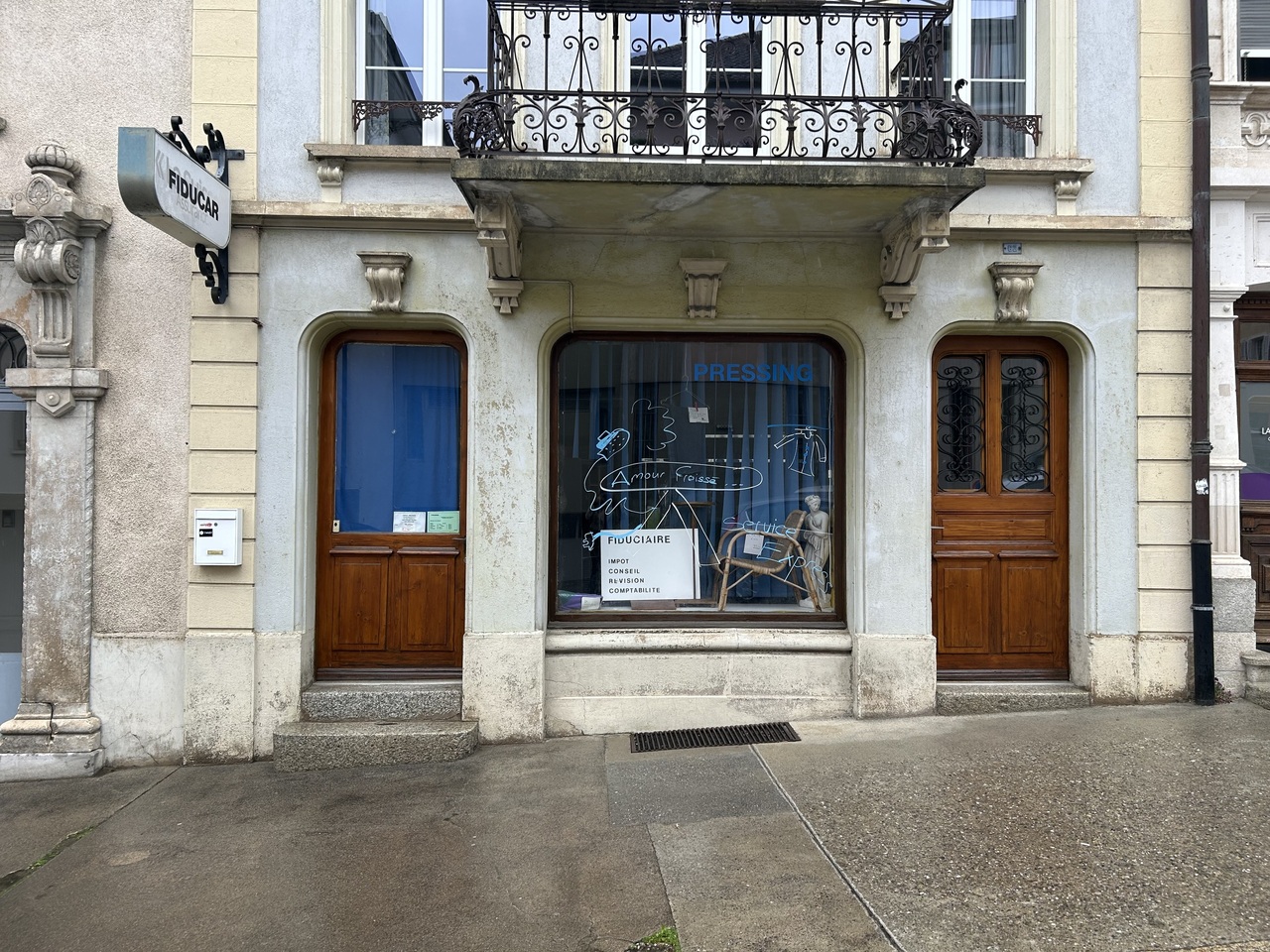 Commerciale
