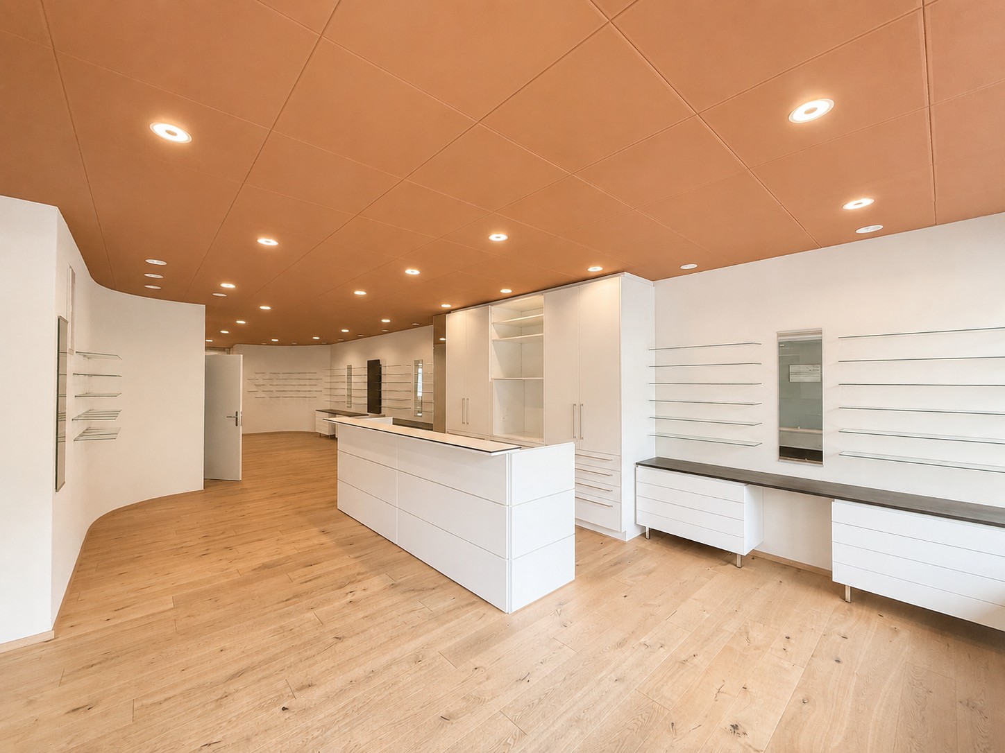 160m² shop, photo 4 of 8