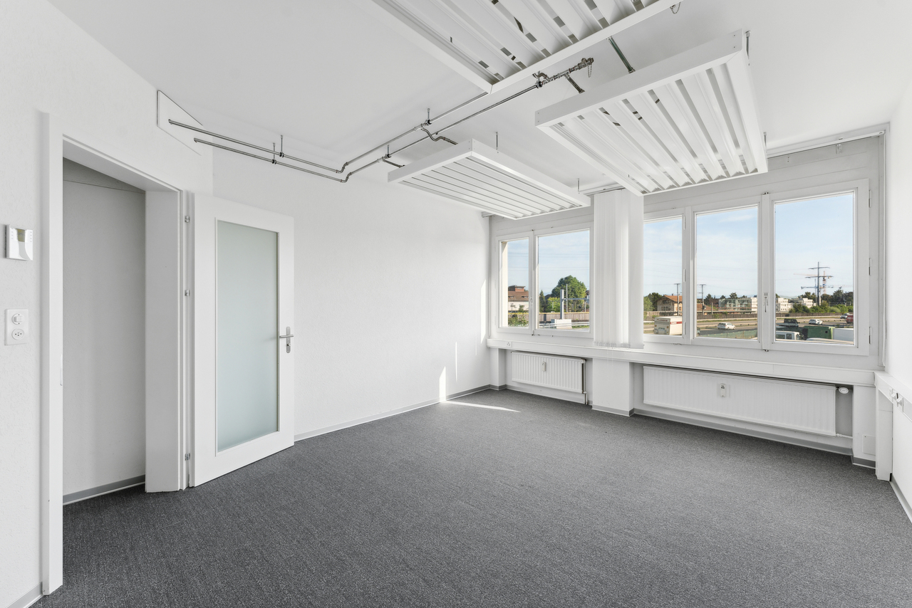 530m² office, photo 3 of 10