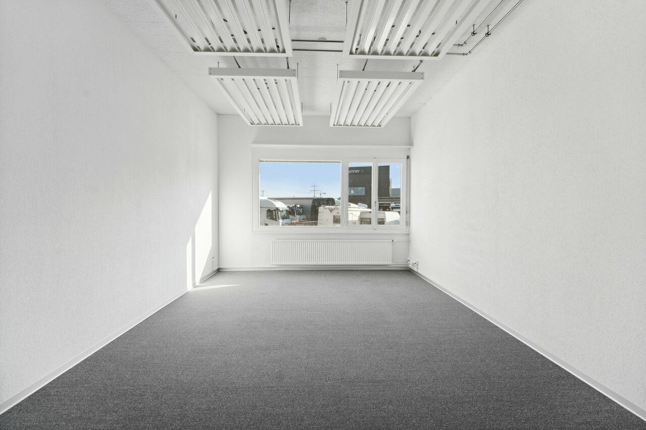 530m² office, photo 4 of 10