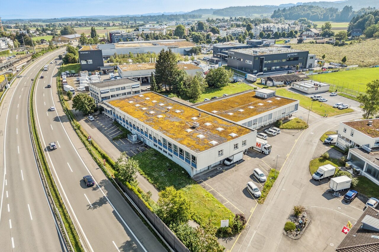 530m² office, photo 2 of 10