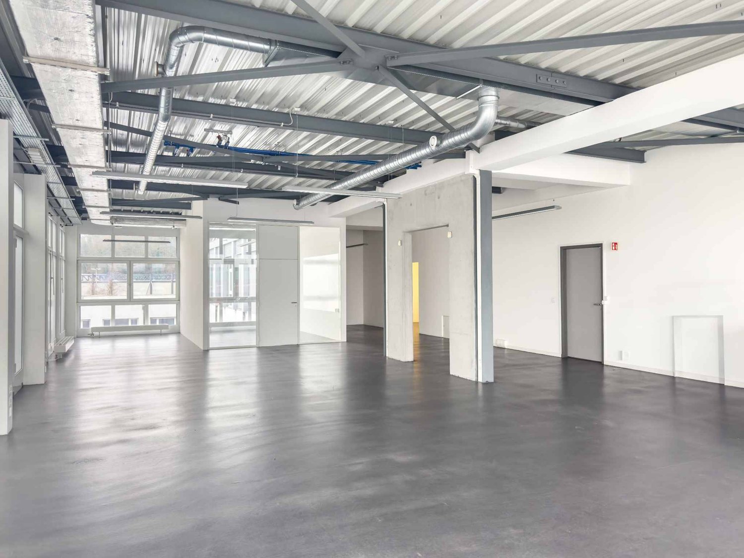 174m² commercial, photo 2 of 9